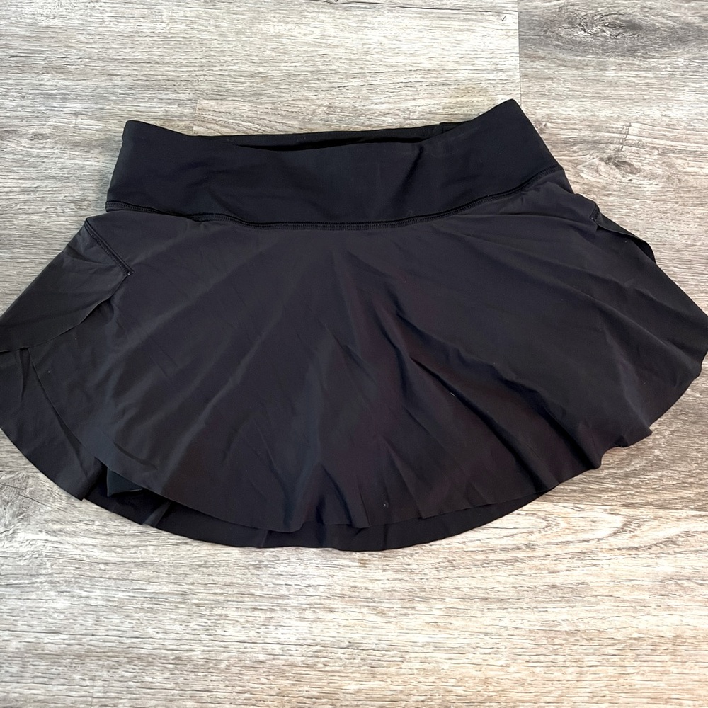 LULULEMON SIZE 2 SKIRT/ BALLET SKIRT